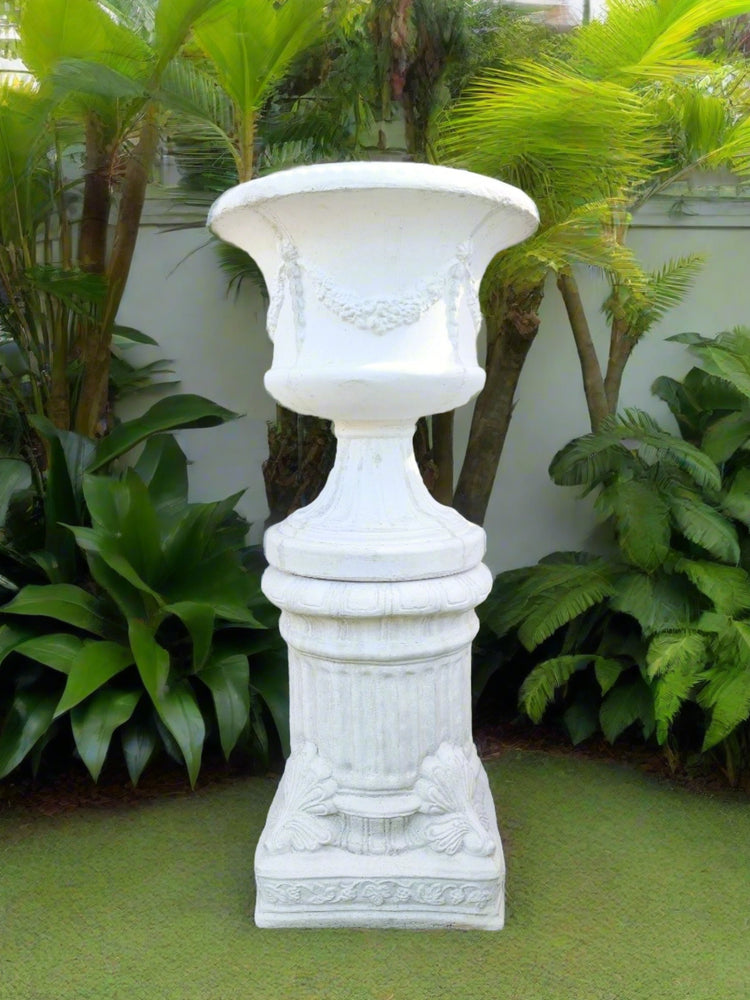 Grape Pedestal 33cm x 46cm